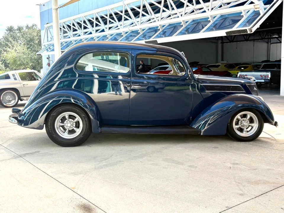 1937 Ford Standard & Deluxe & Super Deluxe - Image 4 of 12