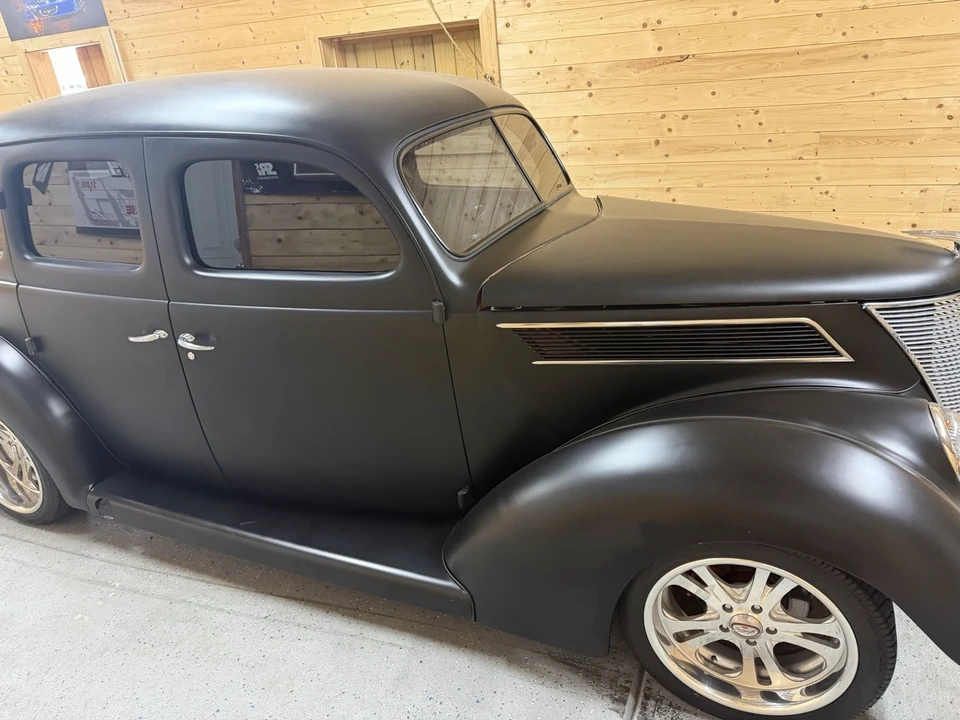 1937 Ford Standard & Deluxe & Super Deluxe - Image 2 of 8