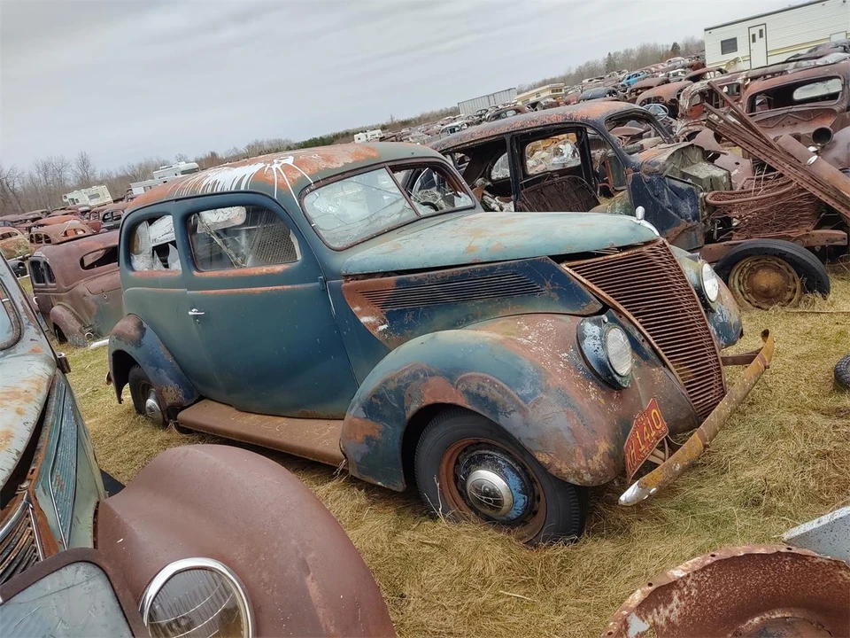 1937 Ford Standard & Deluxe & Super Deluxe - Image 2 of 14