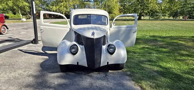 1937 Ford GT