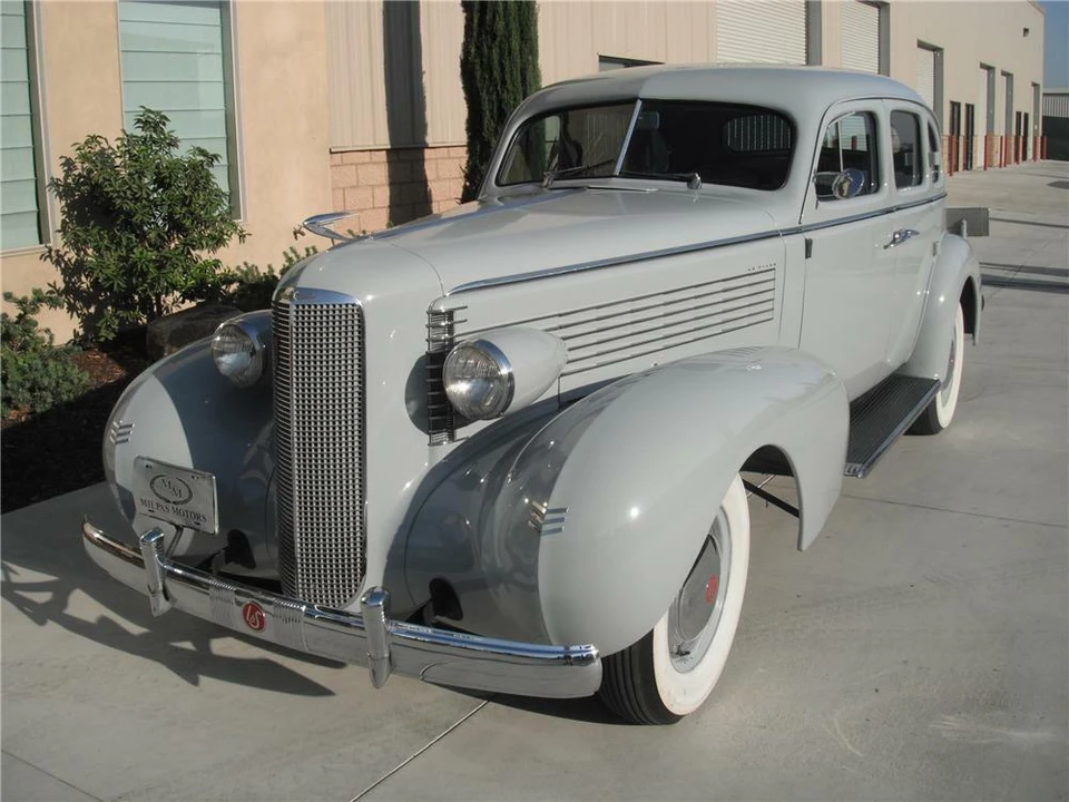 1937 LaSalle Series 50 - Image 2 of 3