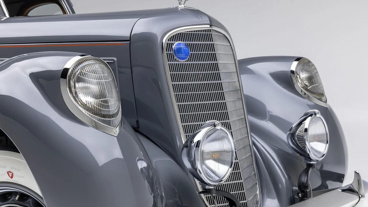1937 Lincoln Zephyr - Image 18 of 31
