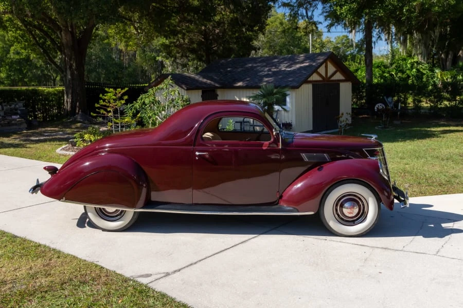 1937 Lincoln Zephyr - Image 2 of 31