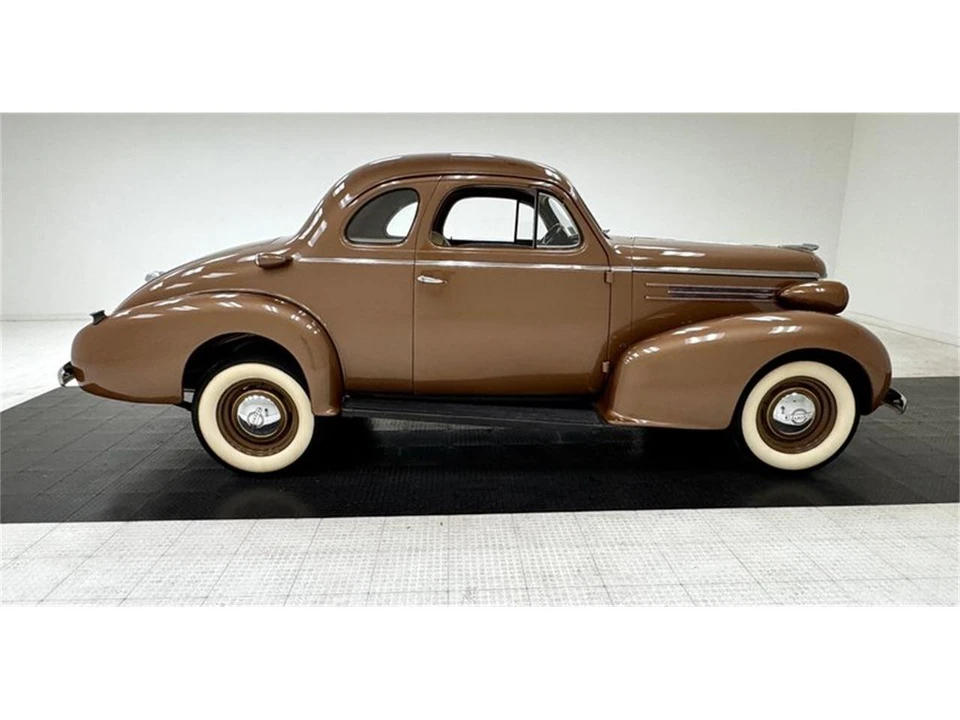1937 Oldsmobile F-Series - Image 6 of 31