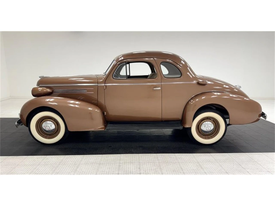 1937 Oldsmobile F-Series - Image 2 of 31