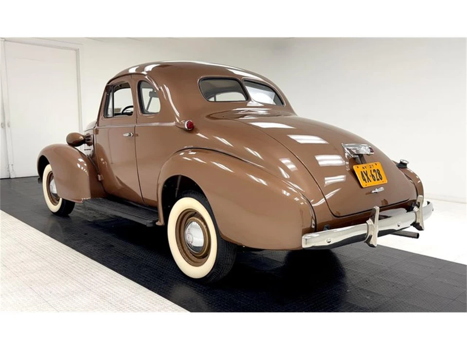 1937 Oldsmobile F-Series - Image 3 of 31