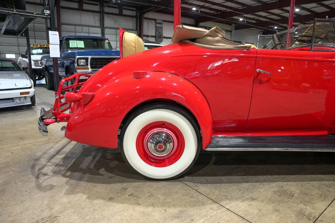 1937 Packard - Image 4 of 31