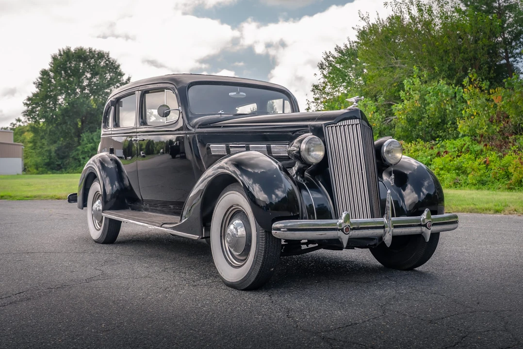 1937 Packard - Image 5 of 31