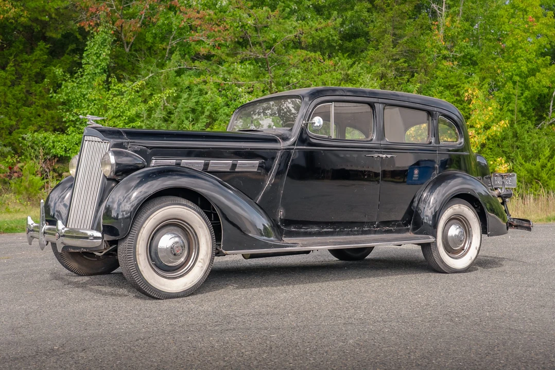 1937 Packard - Image 3 of 31