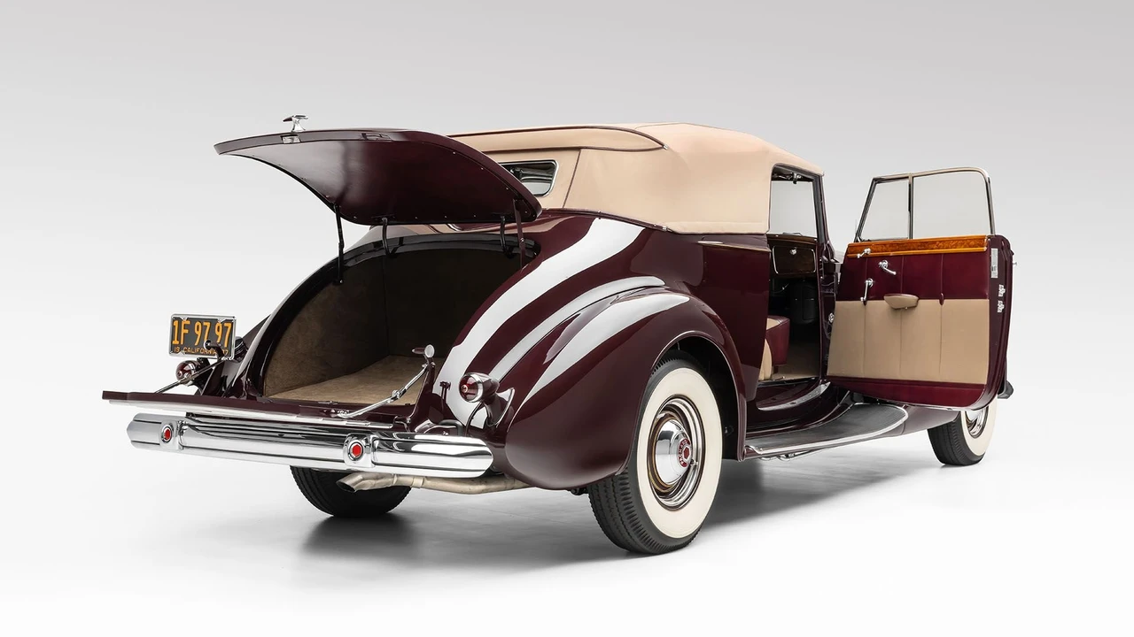 1937 Packard Twelve - Image 21 of 31