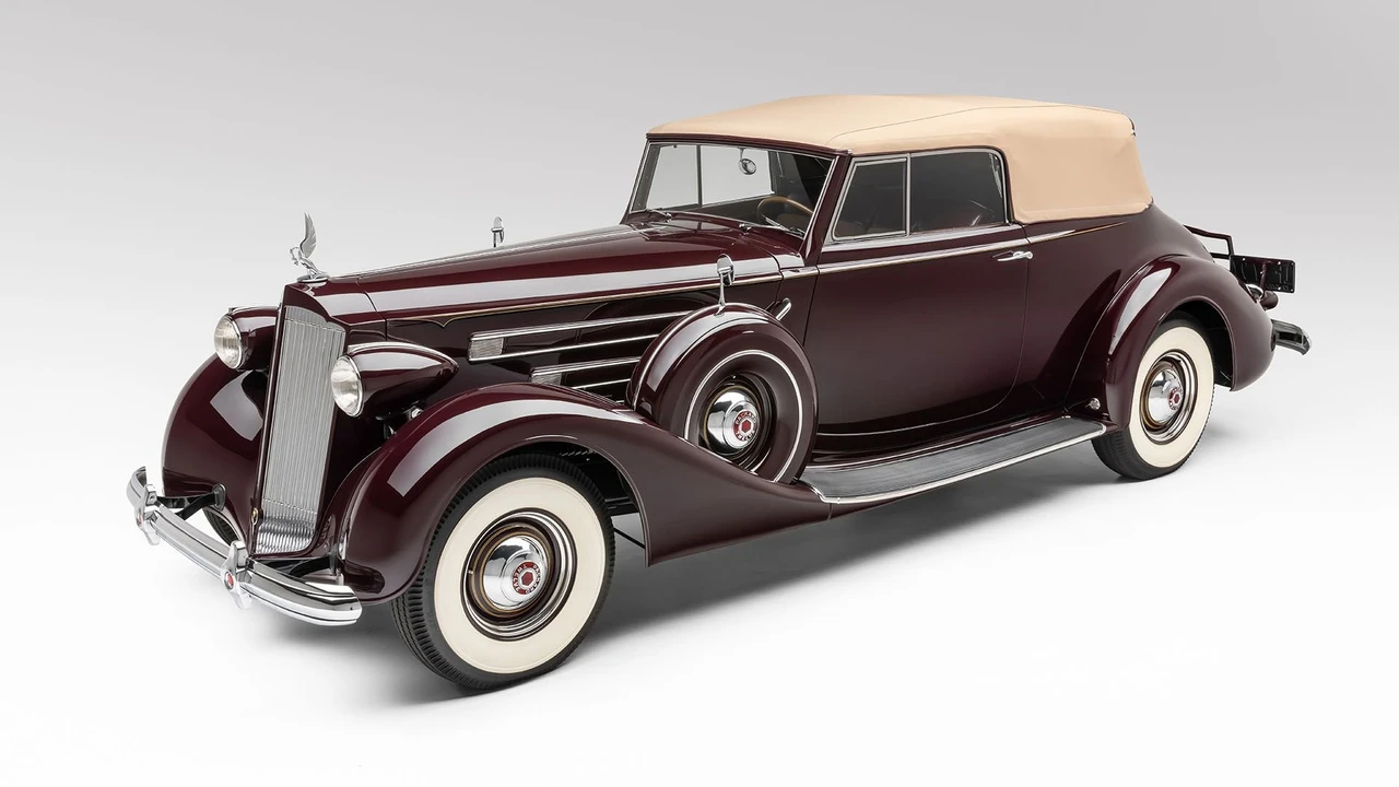 1937 Packard Twelve - Image 8 of 31