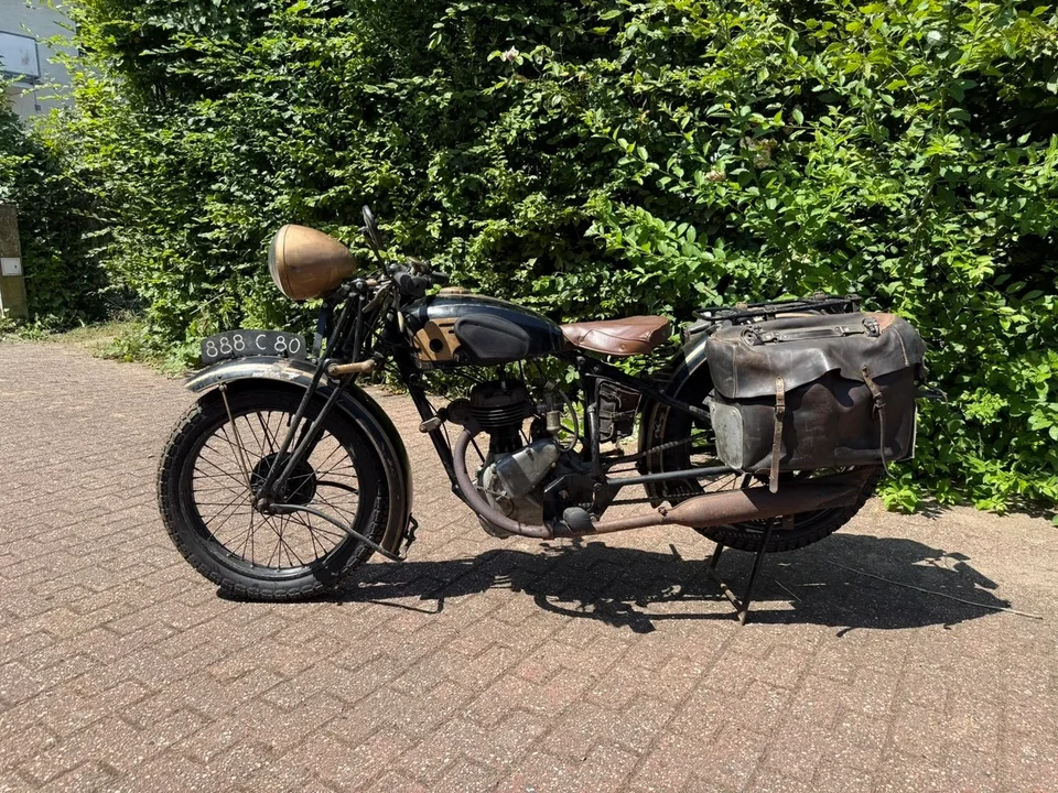 1937 Peugeot - Image 2 of 16