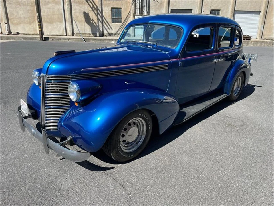 1937 Pontiac - Image 3 of 31