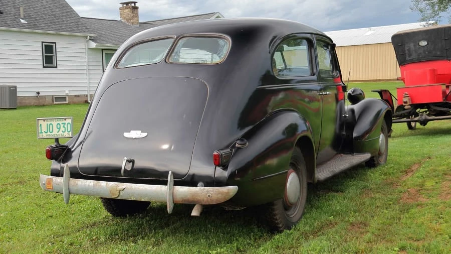 1937 Pontiac - Image 3 of 17