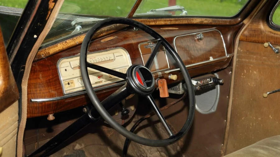 1937 Pontiac - Image 9 of 17