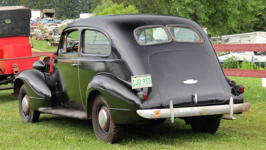 1937 Pontiac - Image 13 of 17
