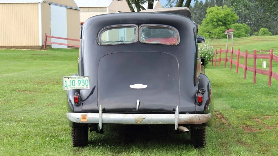 1937 Pontiac - Image 15 of 17