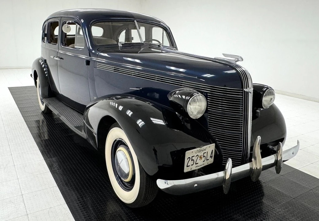 1937 Pontiac - Image 7 of 31