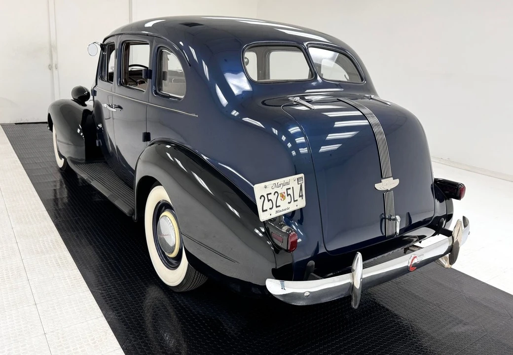 1937 Pontiac - Image 3 of 31