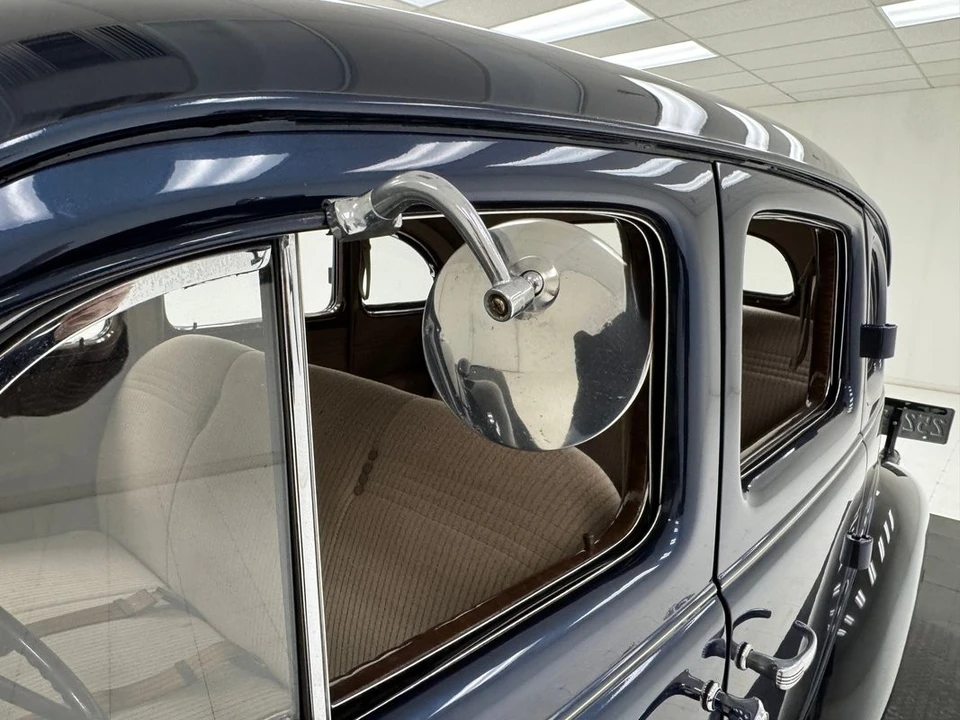 1937 Pontiac - Image 16 of 31