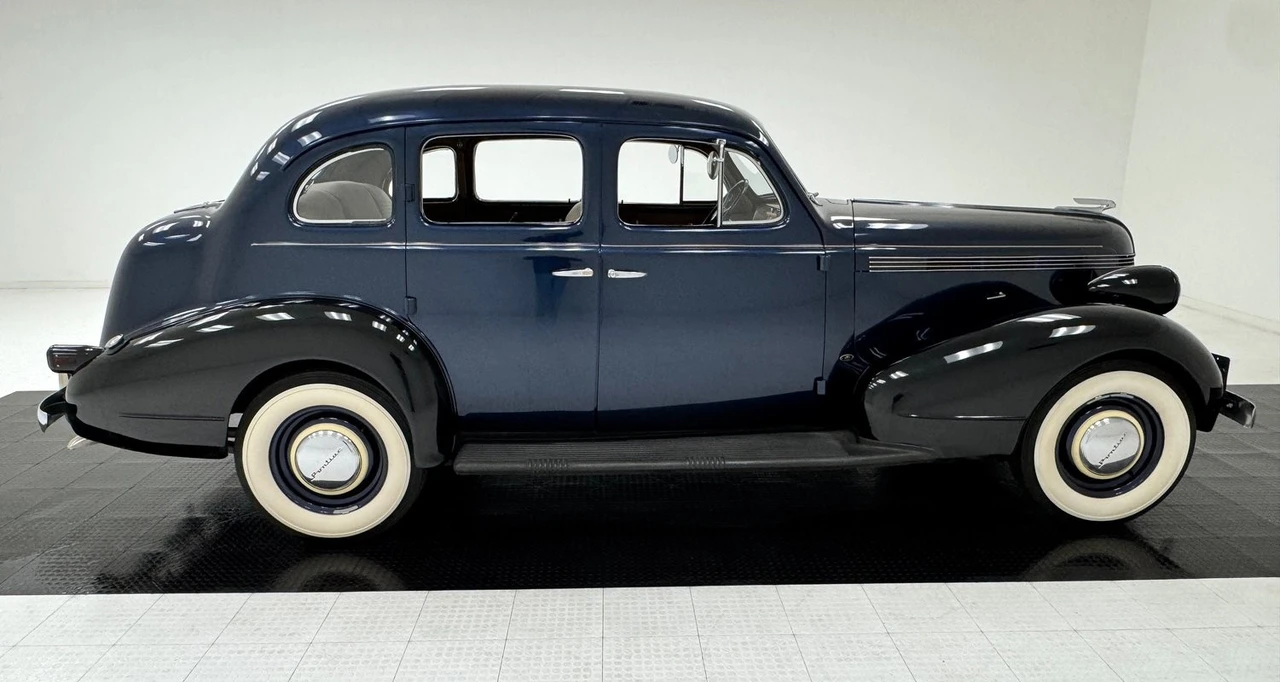 1937 Pontiac - Image 6 of 31
