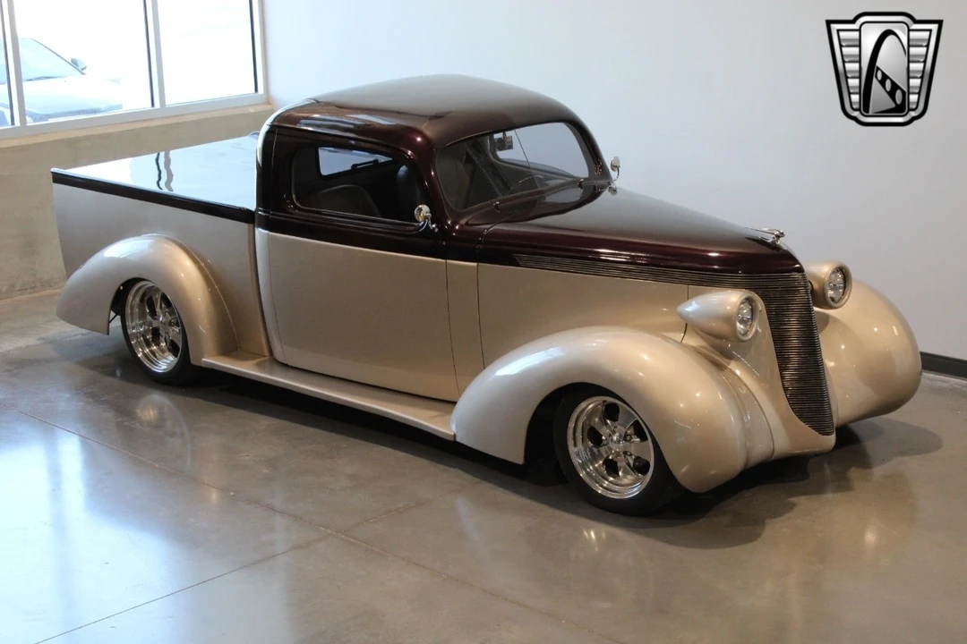 1937 Studebaker Commander - Image 8 of 21
