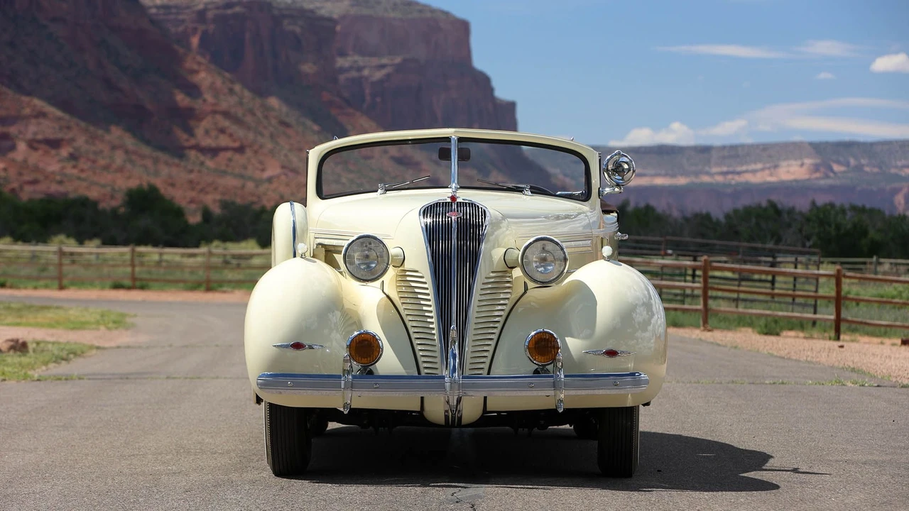 1937 Hudson Super Six - Image 15 of 31
