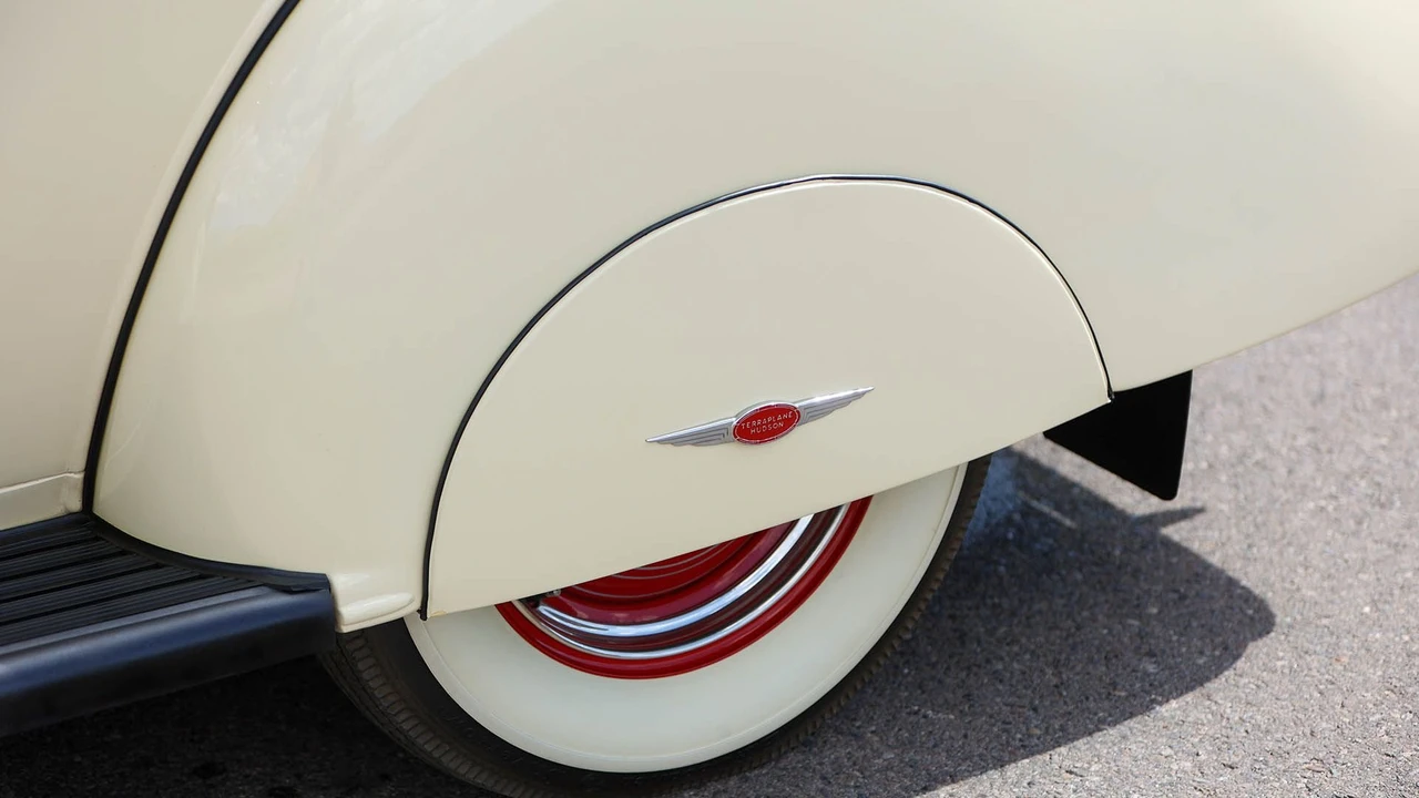 1937 Hudson Super Six - Image 30 of 31