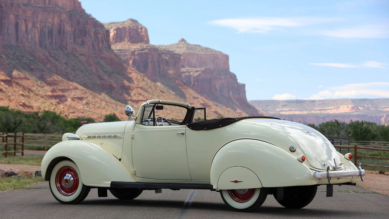 1937 Hudson Super Six - Image 11 of 31