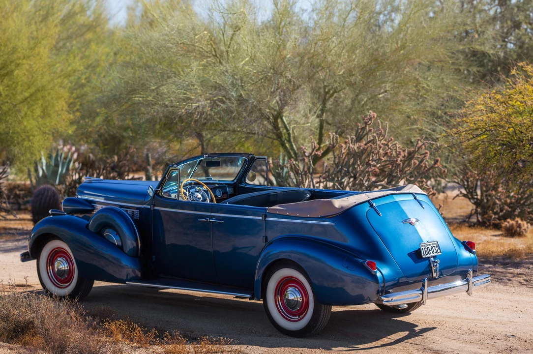1938 Buick Roadmaster - Image 7 of 31