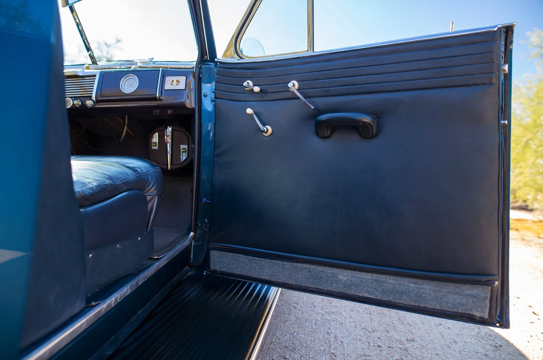1938 Buick Roadmaster - Image 23 of 31