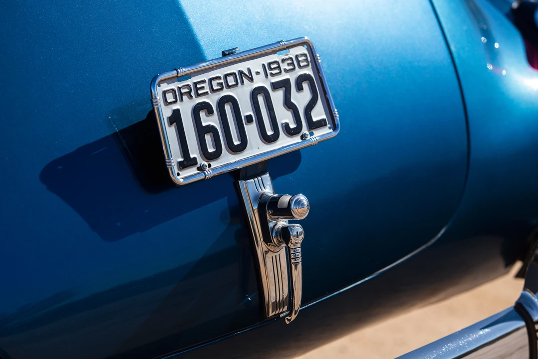 1938 Buick Roadmaster - Image 12 of 31