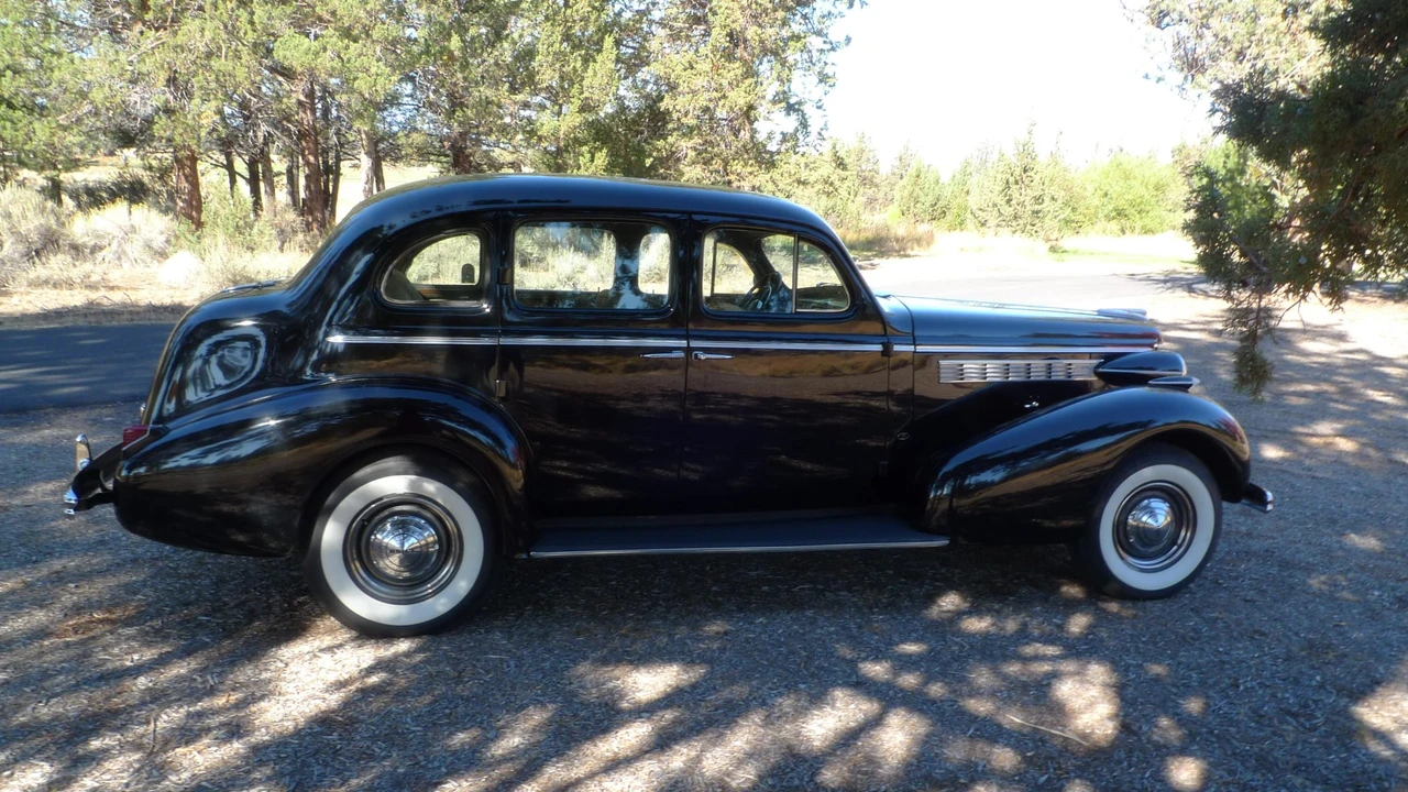 1938 Buick Century - Image 9 of 31
