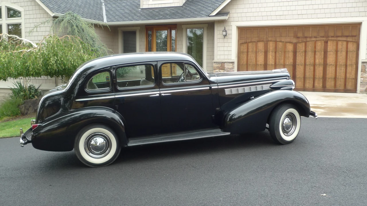 1938 Buick Century - Image 8 of 31
