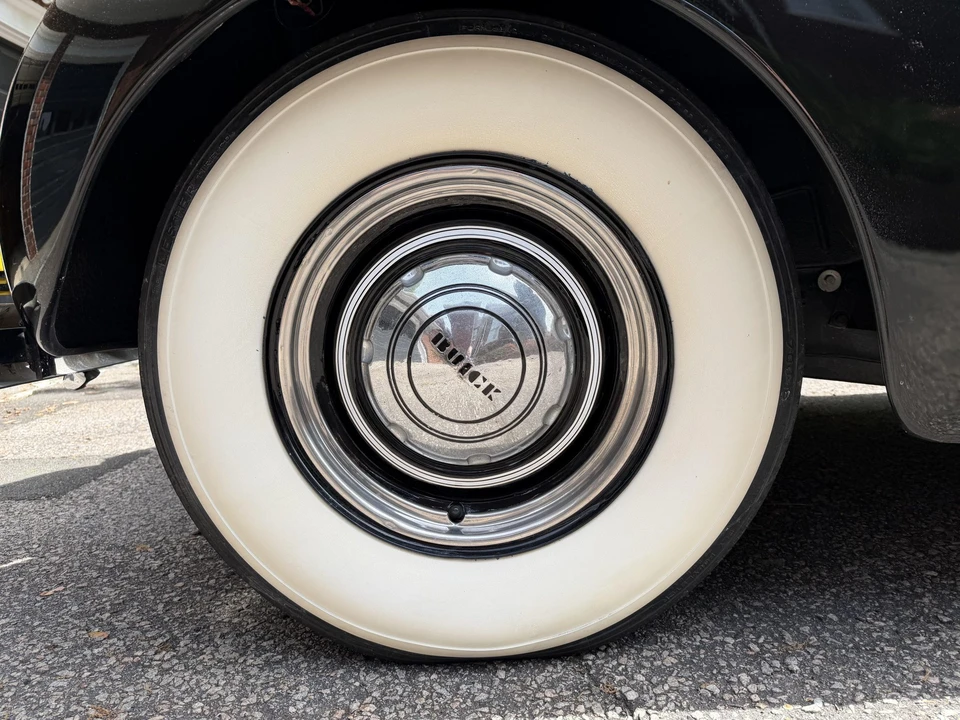 1938 Buick Roadmaster - Image 22 of 31
