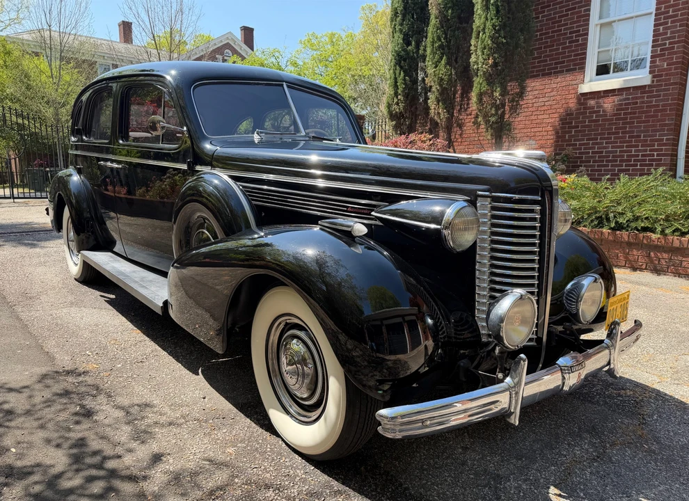 1938 Buick Roadmaster - Image 3 of 31