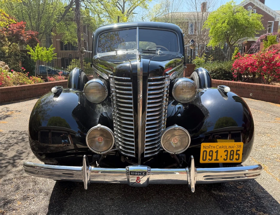 1938 Buick Roadmaster - Image 6 of 31