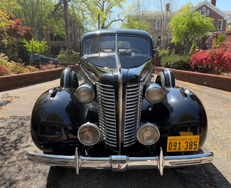 1938 Buick Roadmaster - Image 7 of 31