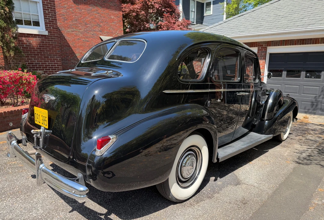 1938 Buick Roadmaster - Image 14 of 31