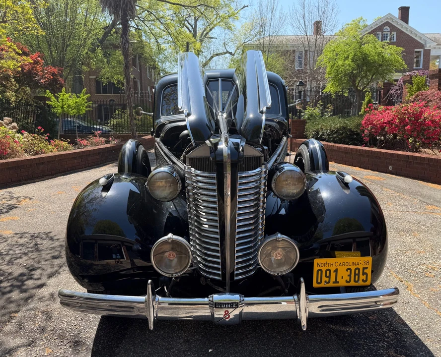 1938 Buick Roadmaster - Image 17 of 31