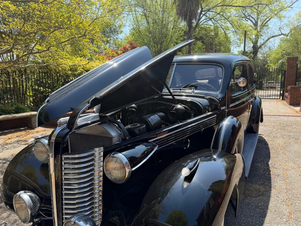 1938 Buick Roadmaster - Image 18 of 31