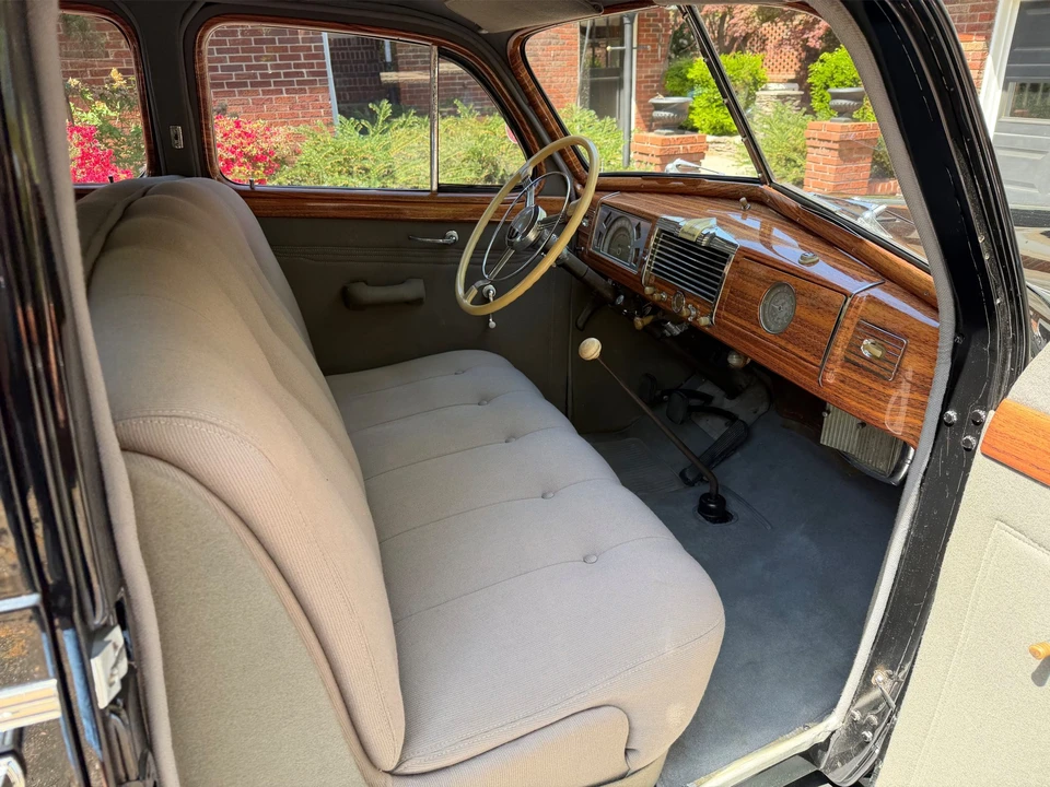 1938 Buick Roadmaster - Image 30 of 31