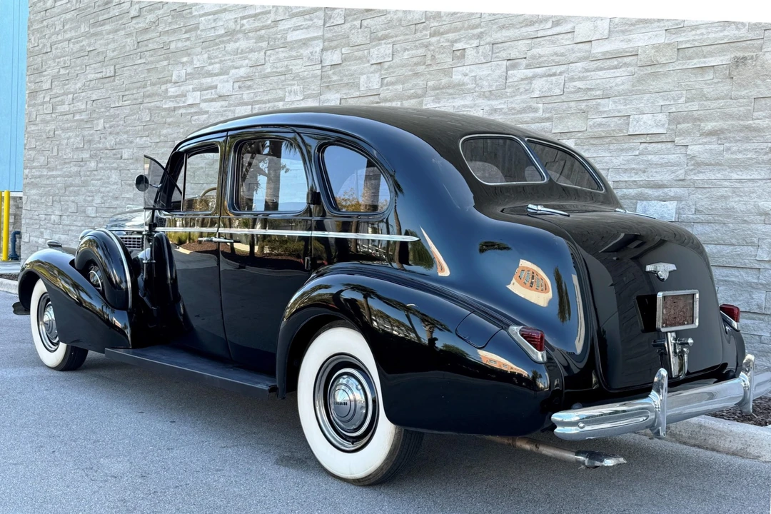1938 Buick Roadmaster - Image 8 of 31