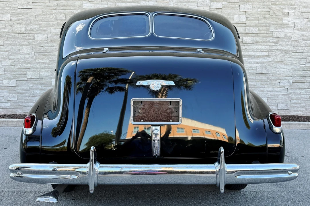 1938 Buick Roadmaster - Image 10 of 31