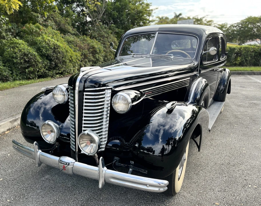 1938 Buick Roadmaster - Image 2 of 31