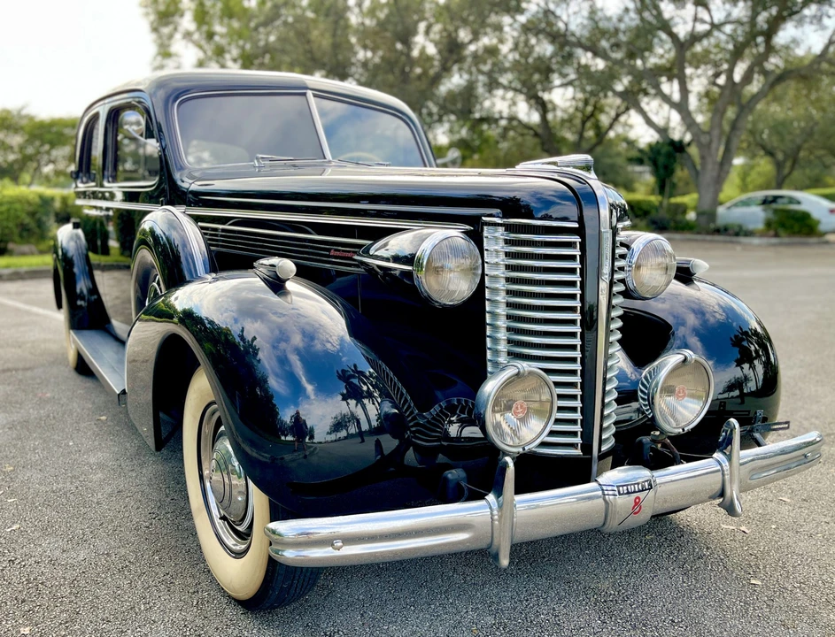1938 Buick Roadmaster - Image 5 of 31