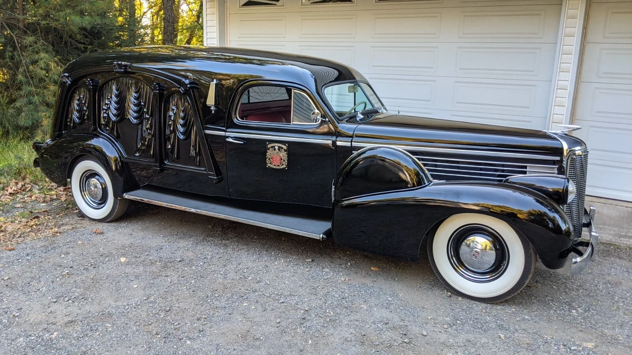1938 Cadillac Fleetwood - Image 2 of 21