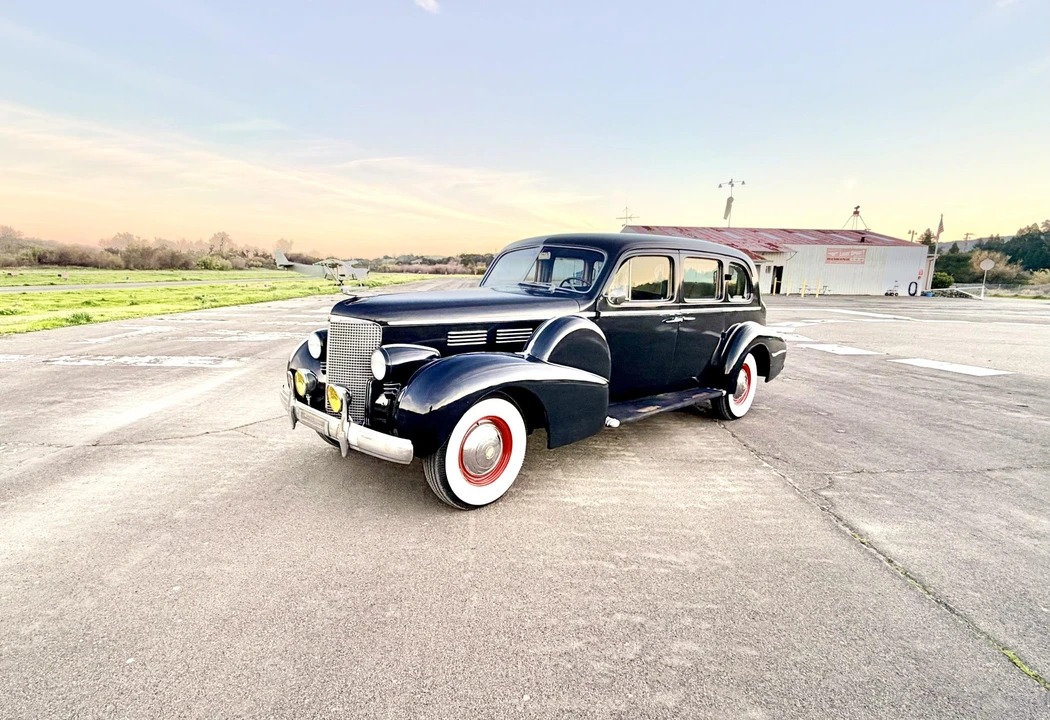 1938 Cadillac Series 70 & 75 - Image 4 of 31