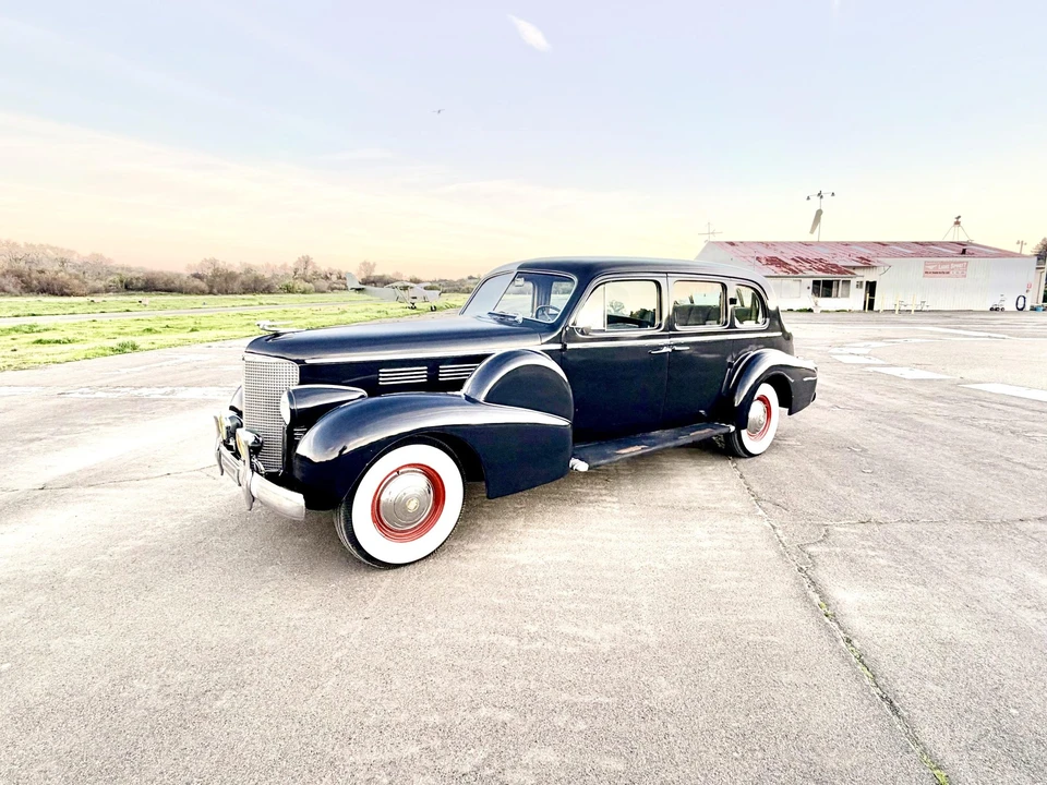 1938 Cadillac Series 70 & 75 - Image 3 of 31