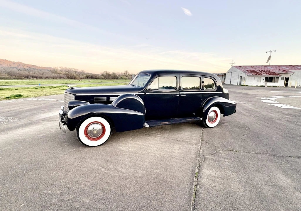 1938 Cadillac Series 70 & 75 - Image 2 of 31